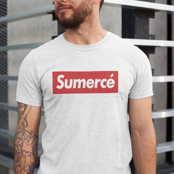 camiseta con frase sumerce inspirada en supreme