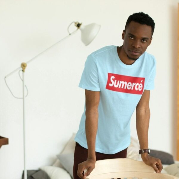 camiseta con frase sumerce inspirada en supreme