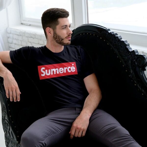 camiseta con frase sumerce inspirada en supreme